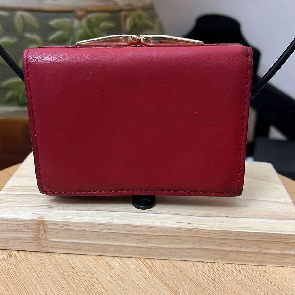 Red leather vintage trifold wallet